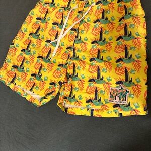 MTV Men's Yellow and Green Tropical Print Shorts